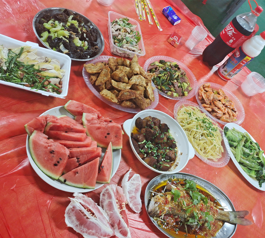 廣州日日躁夜夜躁狠狠久久AV辦公家具有限公（gōng）司-中秋聚餐.jpg
